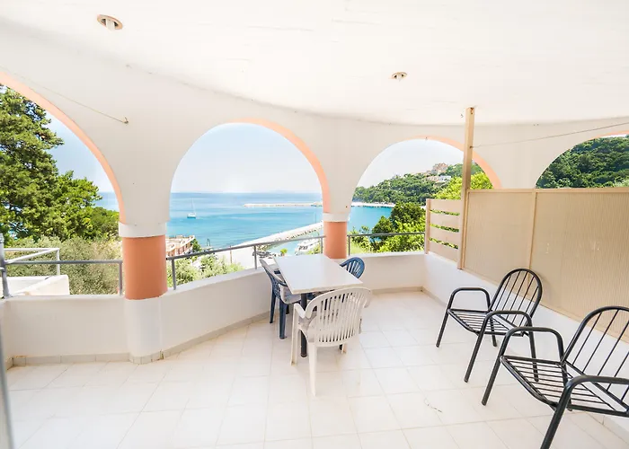 Harbour View - Oceanis Pórosz